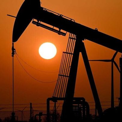 Petróleo e gás sobem após conflito no Irão e fecho do Estreito de Ormuz