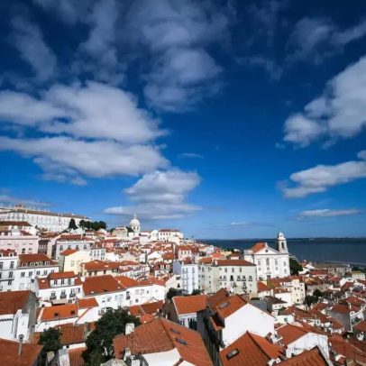 Comprar casa em Portugal exige mais de 40% do rendimento mediano