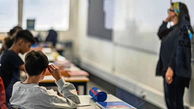 Docentes sem mestrado em Ensino só podem renovar contratos até três anos