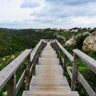 Parque das Penhas do Marmeleiro abre passadiços na serra de Cascais