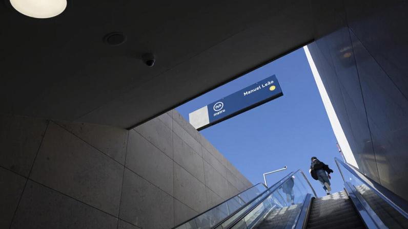 Estação Manuel Leão em Gaia: escadas e elevadores avariados desde dezembro