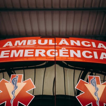 Mulher morre em colisão entre dois carros na ilha Terceira