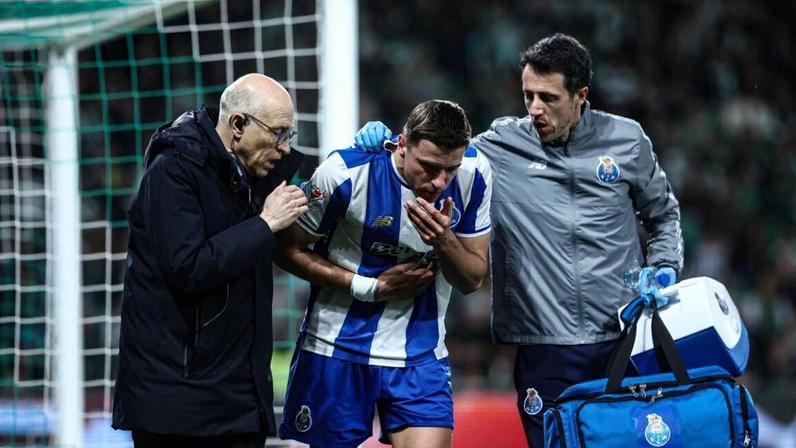 Bednarek saiu lesionado