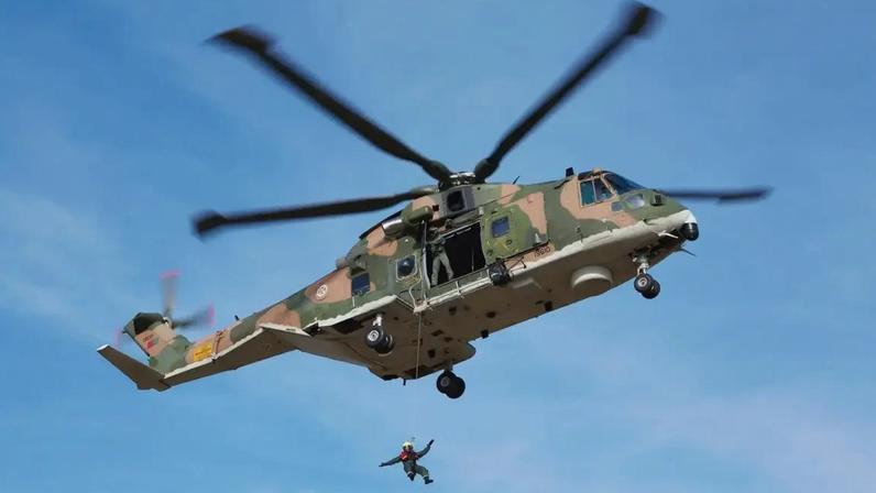 Bombeiros acionaram o helicóptero da Força Aérea para resgatar o ciclista