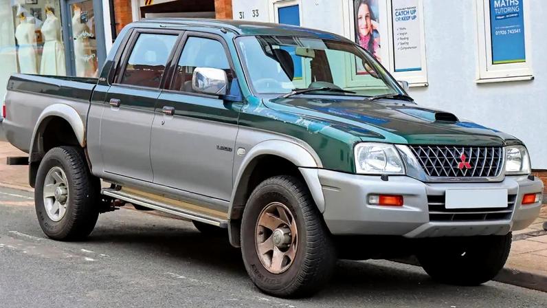 Viatura estacionada em rampa esmagou funcionário contra cais de descarga