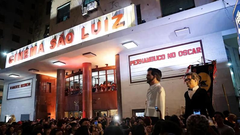 O mítico Cinema São Luiz é um dos cenários de "O Agente Secreto" mais procurados em Recife