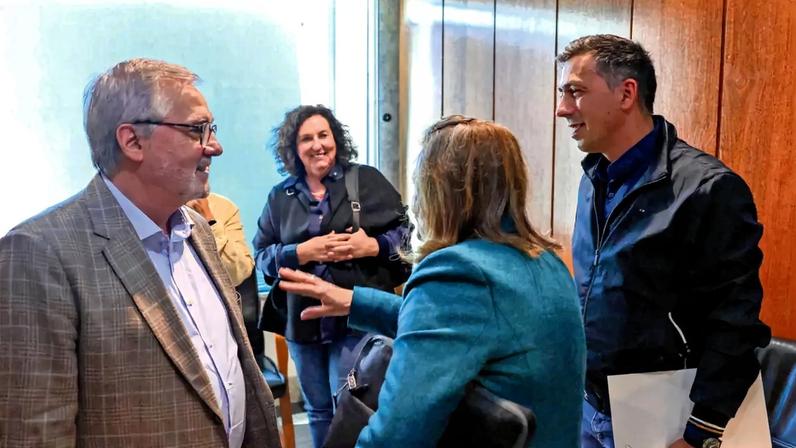 Mário Mourão, da UGT, encontrou-se com Tiago Oliveira, da CGTP-IN, à entrada para o Ministério do Trabalho