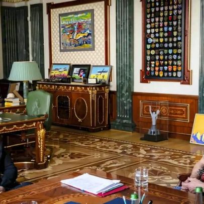 Zelensky recebe Sean Penn em Kiev e agradece apoio constante