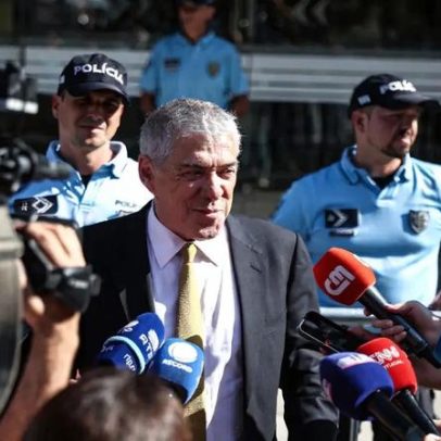 Julgamento de Sócrates interrompido após ordem de nomear advogado sem formalização