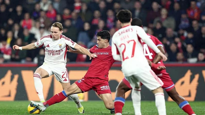 É a primeira vez nos 80 anos da história das Nações Unidas que o cônjuge de um chefe de Estado em exercício preside uma reunião do Conselho de Segurança