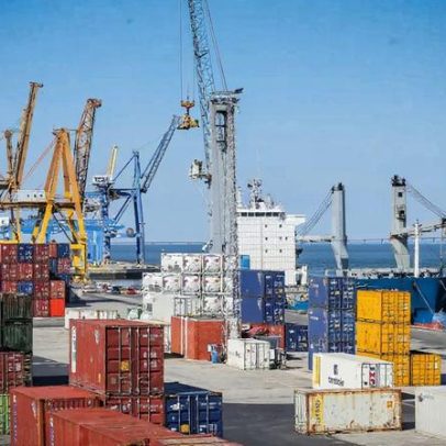 Traficantes recebem penas pesadas por cocaína escondida em caixas de bananas