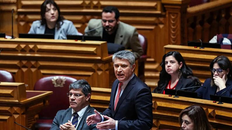 Ministra da Saúde admite não haver solução para reivindicações dos enfermeiros