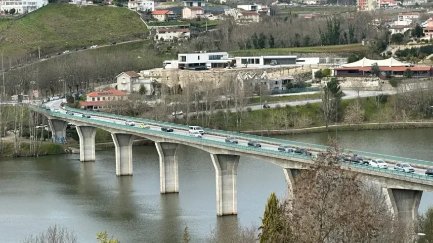 Ponte atual do Marco de Canaveses está completamente saturada