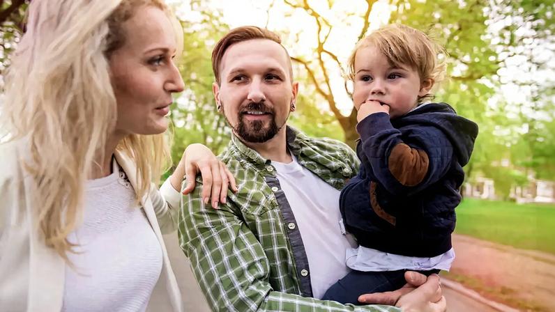 Dia do Pai: como o tratamento da mãe molda o filho