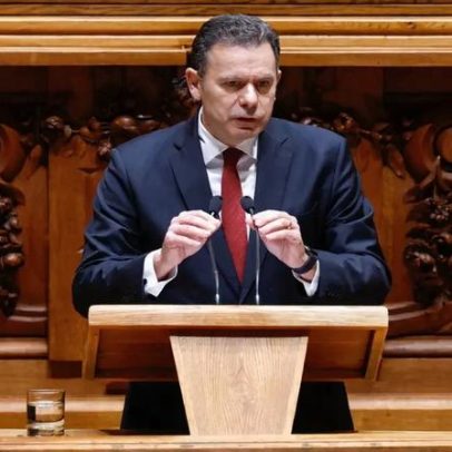 Primeiro-ministro admite défice em 2026 devido a cenário de excecionalidade