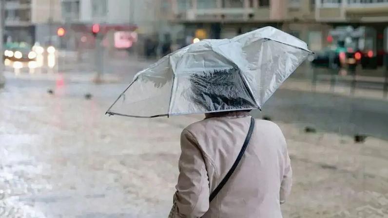 Previsão de chuva forte acompanhada de trovoada