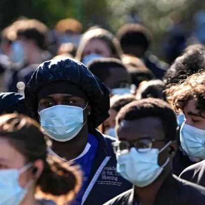 Infarmed retira água micelar após detecção de bactérias