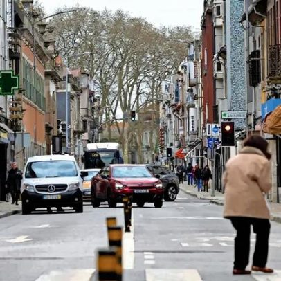Comerciantes consideram alterações na Rua de Costa Cabral insuficientes.