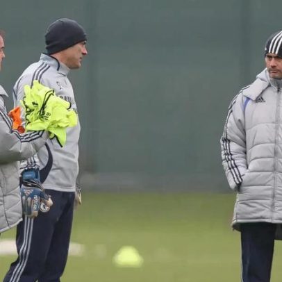 Mourinho reage à morte de Silvino e diz que o ouvirá antes de cada jogo
