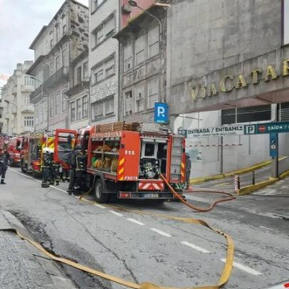 Incêndio em prédio abandonado perto do Via Catarina obriga corte de rua
