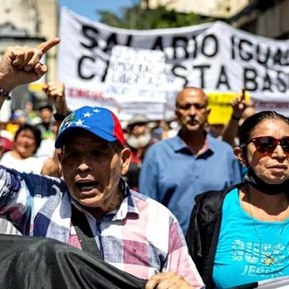Centenas protestam contra salários de fome na Venezuela