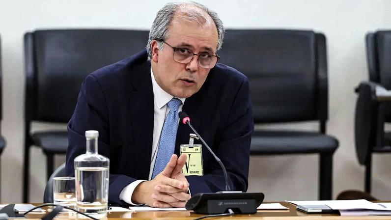 Antigo presidente do INEM Luis Meira na comissão de inquérito