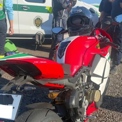 Quatro motociclistas a mais de 210 km/h na A13 com matrículas ocultas