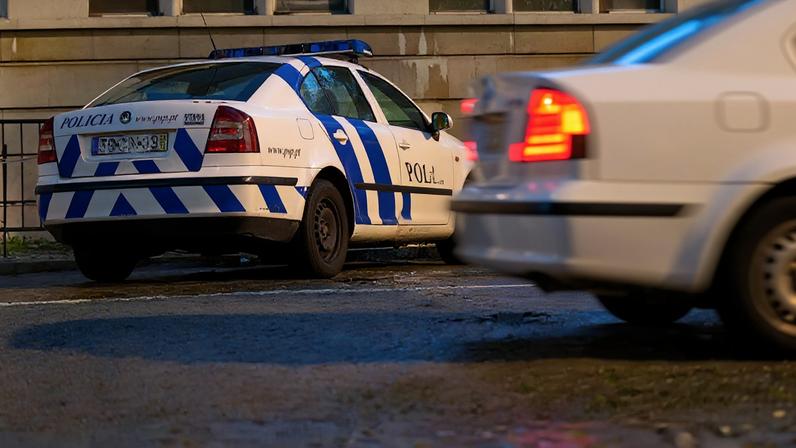 Navio-hotel Douro Azul com rombo no casco atraca no Pinhão com 100 a bordo