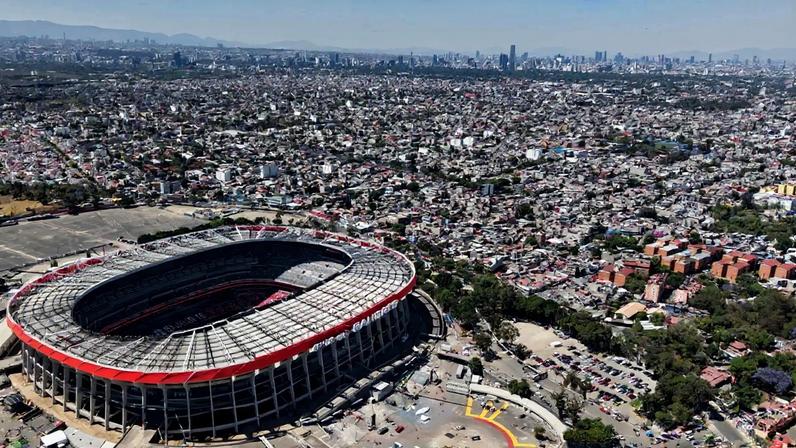 Algumas unidades hoteleiras, restaurantes, bares e cafés sofreram danos consideráveis