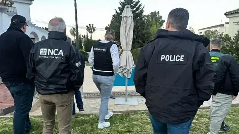 Operação levou à detenção de 13 suspeitos em Espanha e no Reino Unido