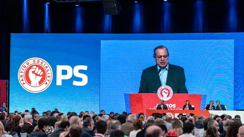 O socialista Carlos Cesar