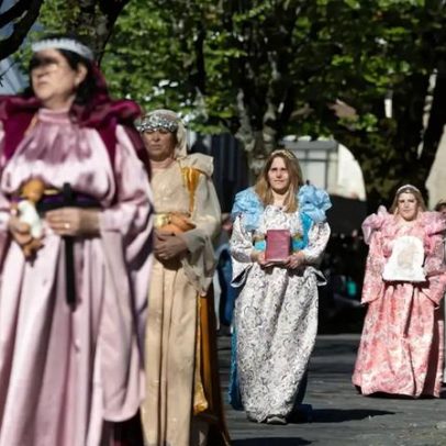 Ruas de Braga lotadas no arranque da Semana Santa com turistas a assistir