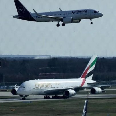 Cancelamentos de viagens aumentam e preços sobem com o conflito no Irão