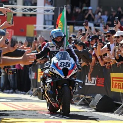 Miguel Oliveira agradece ao público português e emociona-se