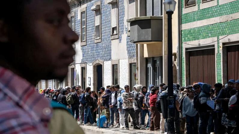 Adolescente de 15 anos mata colega e fere oito numa escola na Argentina