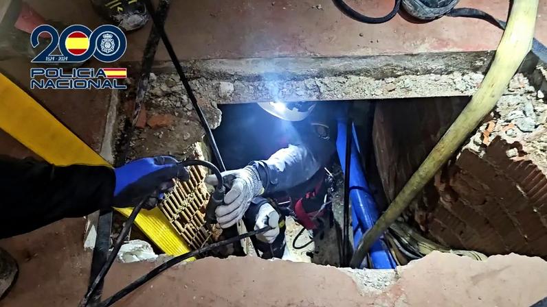 O alerta para o incêndio no lugar de Eixo, em Aveiro, foi dado cerca das 11.30 horas