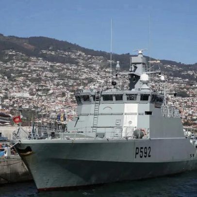Marinheiros acusados de insubordinação tentam impedir venda de navio