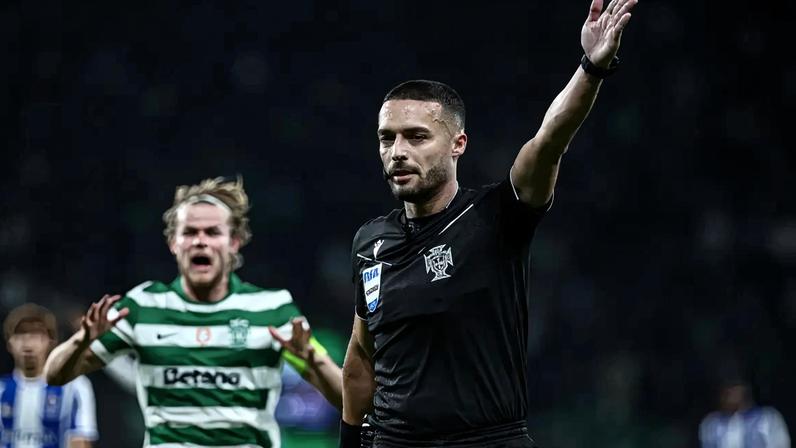 Trabalho de Cláudio Pereira foi bastante contestado por F. C. Porto e Sporting