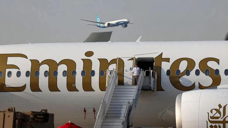 Os 122 portugueses regressaram a Portugal num voo comercial da companhia aérea Emirates