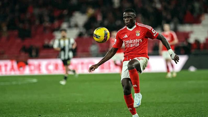Bruma é titular no Benfica