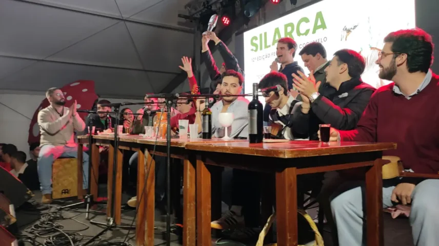 Grupo vencedor do Festival da Canção atuou no domingo em Cabeça Gorda