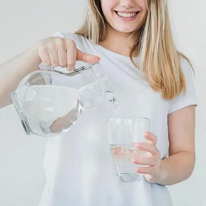 Nutricionista alerta: água adequada por idade evita confundir sede com fome