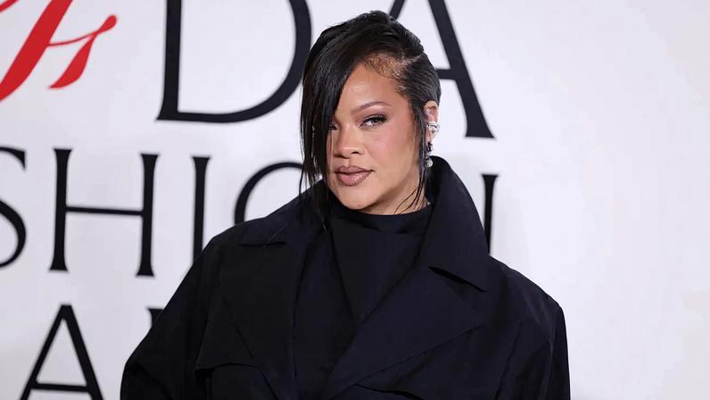 Mulher dispara contra casa de Rihanna em Beverly Hills