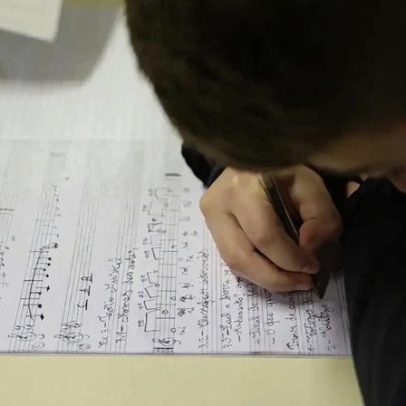 Escolas de ensino artístico recorrem a empréstimos para sobreviver