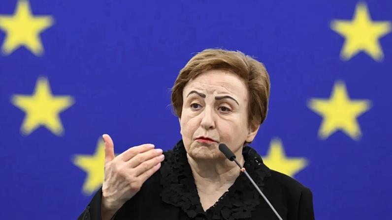 Advogada iraniana Shirin Ebadi e vencedora do Prémio Nobel da Paz de 2003