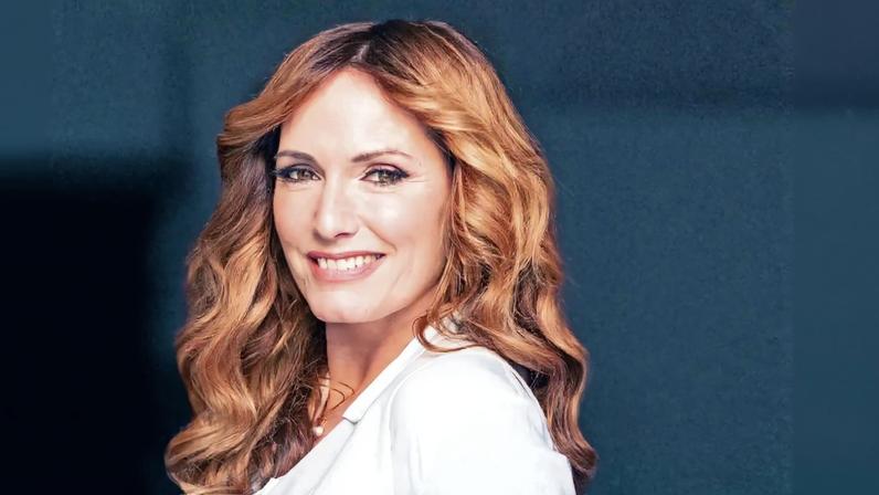 É Clarice na telenovela "A protegida" (TVI). É uma das embaixadoras da Woman Summit que termina hoje (8), em Cascais. Dia 10, estará no Cinema Medeia Nimas, em Lisboa, para recordar o realizador António-Pedro Vasconcelos numa conversa, pelas 21.15 horas, após exibição do filme "Jaime", em que faz parte do elenco