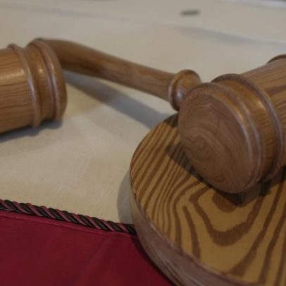 Supremo indiano autoriza caso de eutanásia passiva para homem de 32 anos