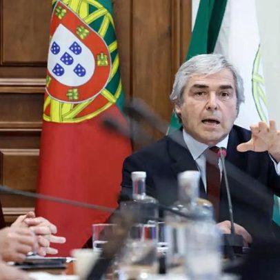 Nuno Melo mostra mensagens com autarca de Leiria: não atendeu