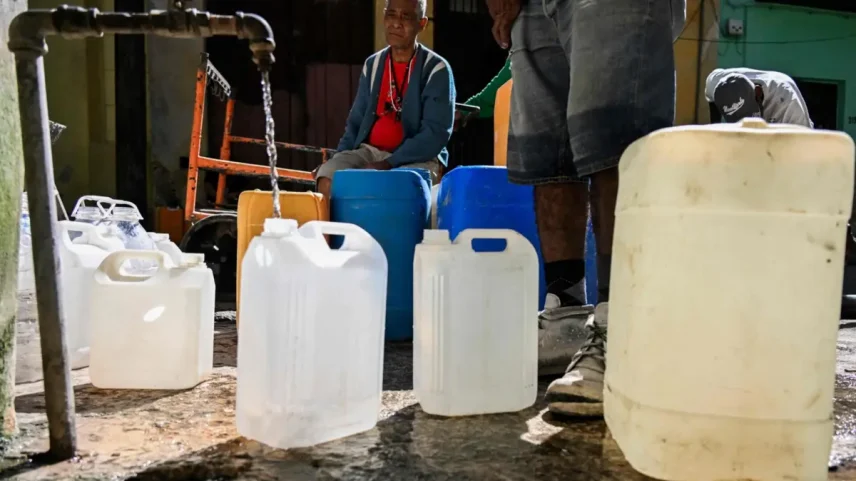 Água potável é escassa no país