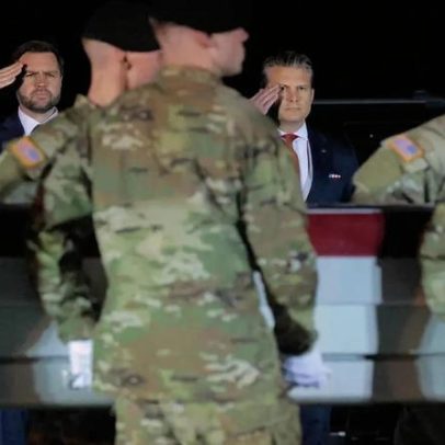 EUA sofrem baixas, mas aguardam possível golpe de Estado no Irão